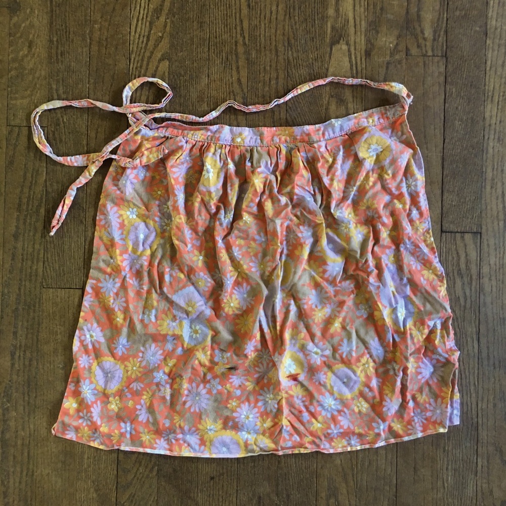 Vintage 70s cotton floral apron 🌸